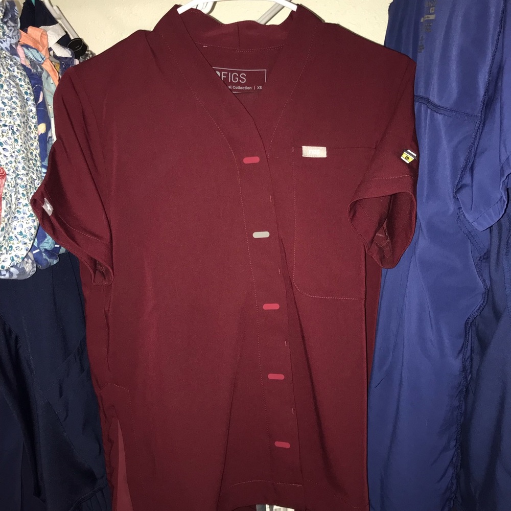 Figs burgundy button up scrub top AND jogger bottoms, both XS.